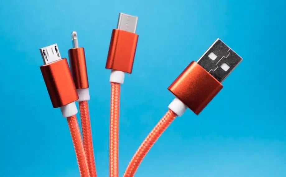 Menggunakan Kabel USB